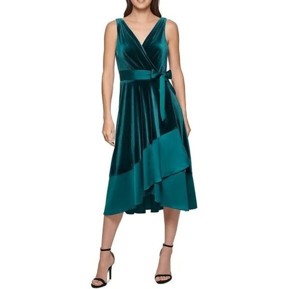 Women's Mixed-Media Surplice V-Neck Belted Dress - Forest Green 6